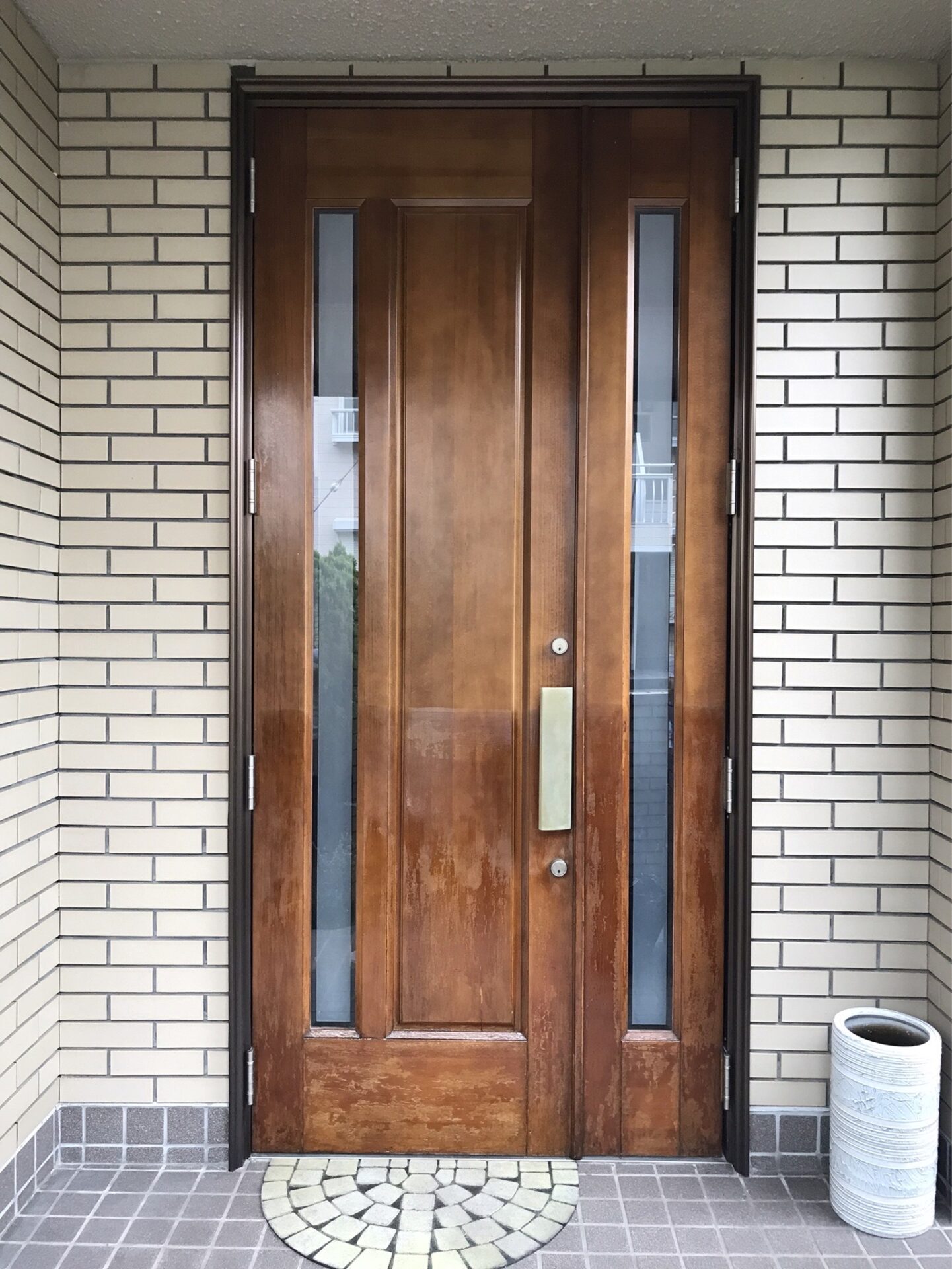 玄関ドア補修工事